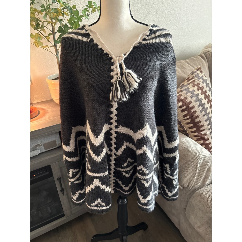 J.‎ Jill Women Gray Cream Wool Blend Geometric Knit Tassel Poncho Wrap One Size